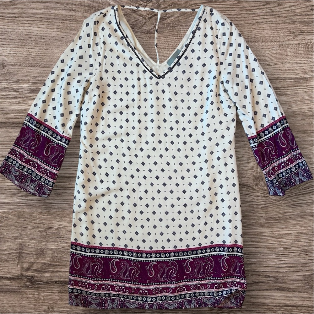 Skies Are Blue White and Burgundy Patterned Dress Size M